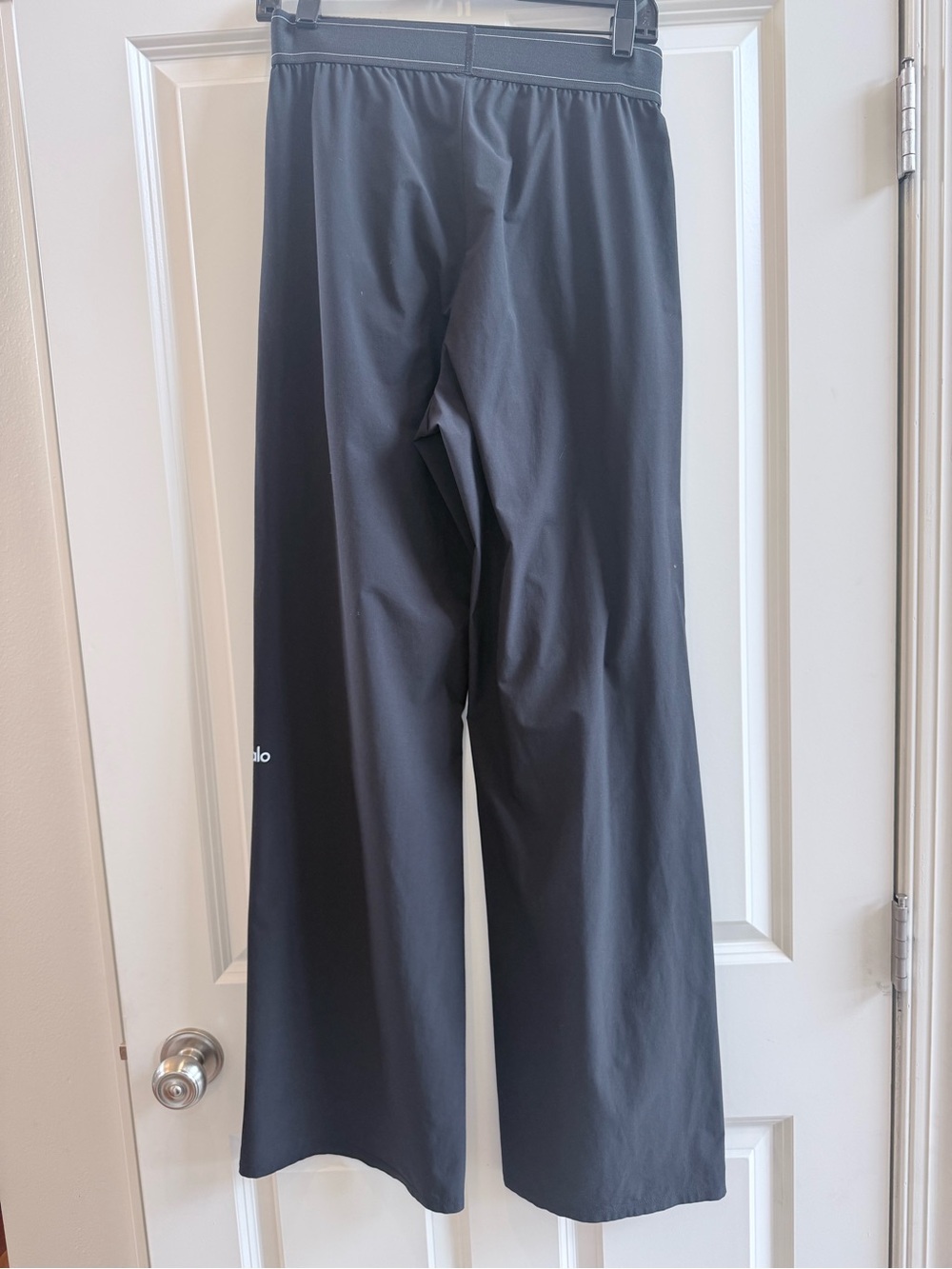 ALO Yoga Black Wide-Leg Lounge Trousers Size SMALL LONG - Picture 4 of 4